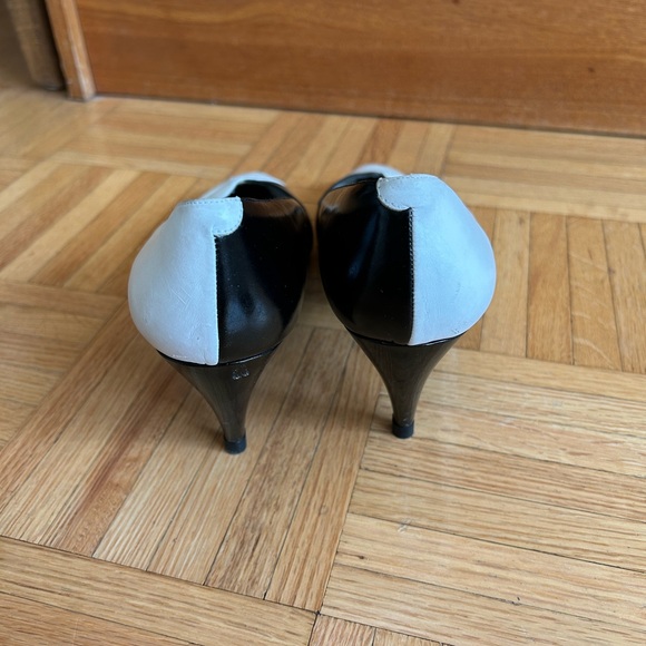 Calderone Heels - Picture 4 of 7